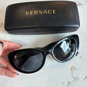 Versace | Accessories | Versace Tied With A Bow Sunglasses  display picture 2